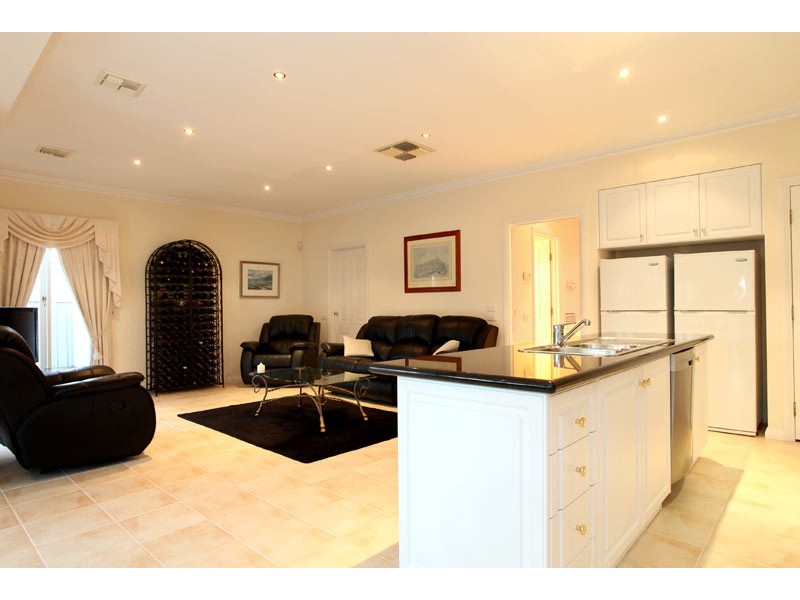 20 Weatherby Dr., Strathdale VIC 3550