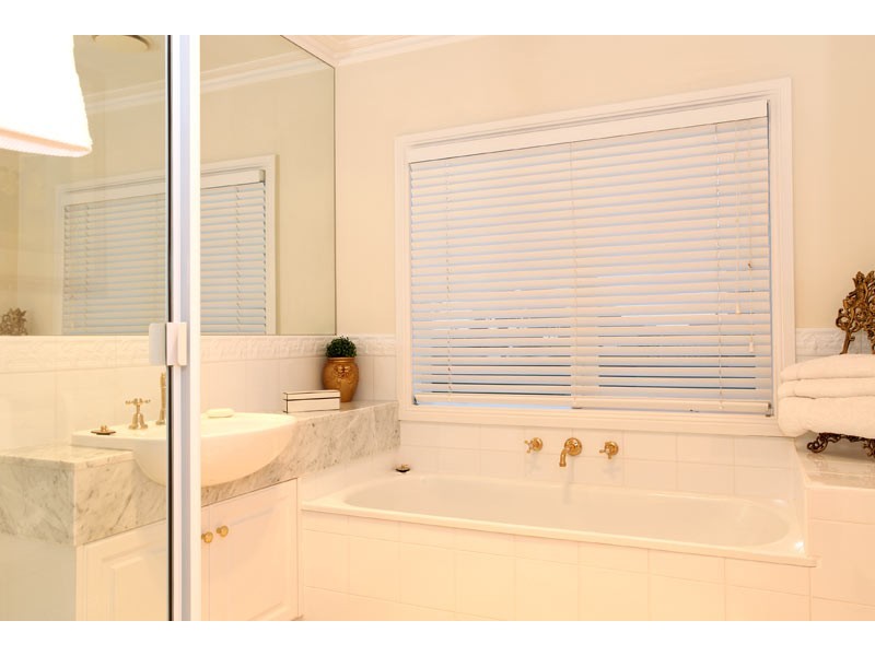 20 Weatherby Dr., Strathdale VIC 3550
