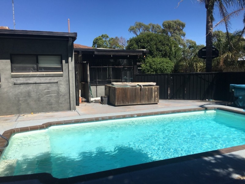 17 Woodbury St, Strathdale VIC 3550