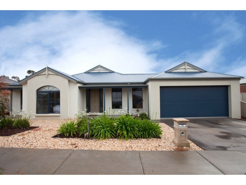 18 Manna Gum Drive, Epsom VIC 3551