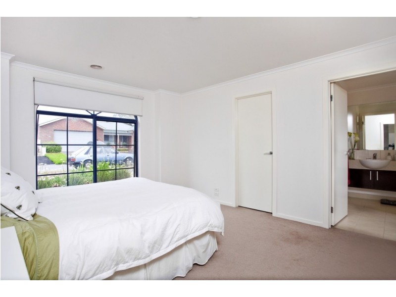 18 Manna Gum Drive, Epsom VIC 3551