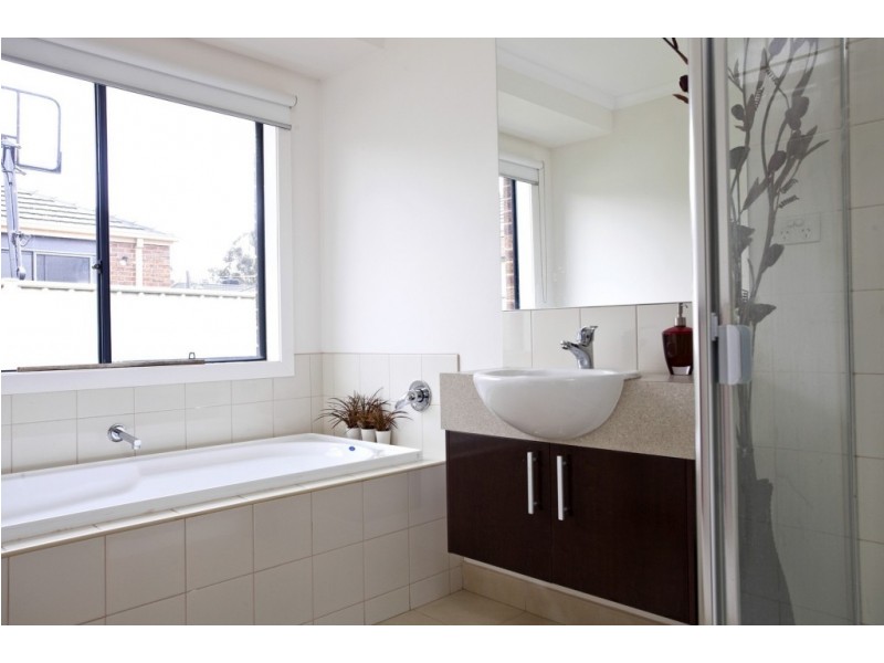 18 Manna Gum Drive, Epsom VIC 3551