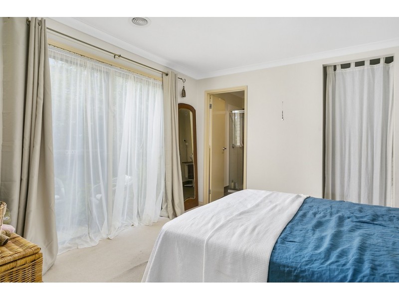 17 Blackwattle Avenue, Epsom VIC 3551