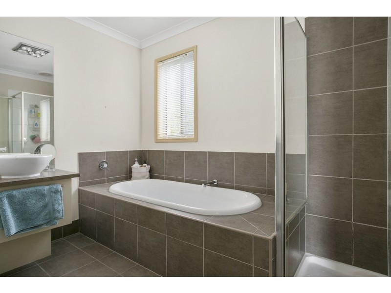 17 Blackwattle Avenue, Epsom VIC 3551