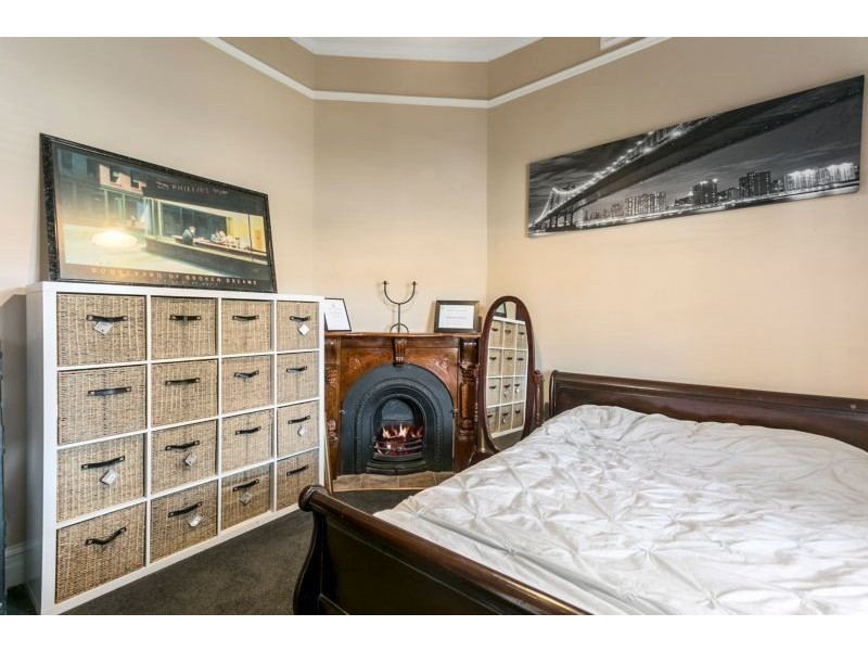 70 Gladstone Street, Quarry Hill VIC 3550