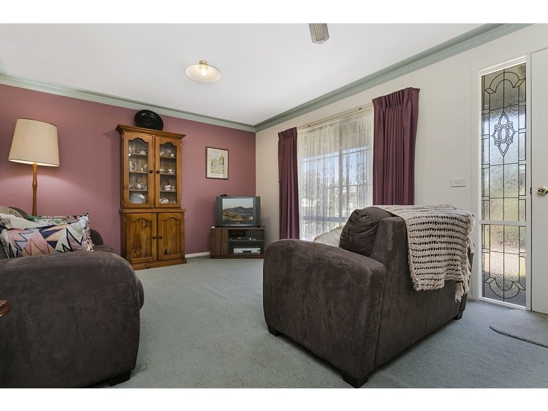 6 Julie Court, Kangaroo Flat VIC 3555