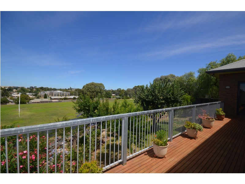 2 Ingleton St, North Bendigo VIC 3550