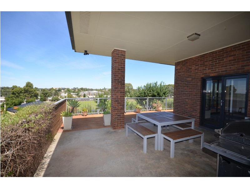 2 Ingleton St, North Bendigo VIC 3550