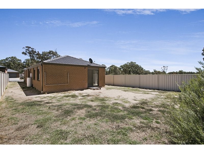 42 Barnett Drive, Kangaroo Flat VIC 3555