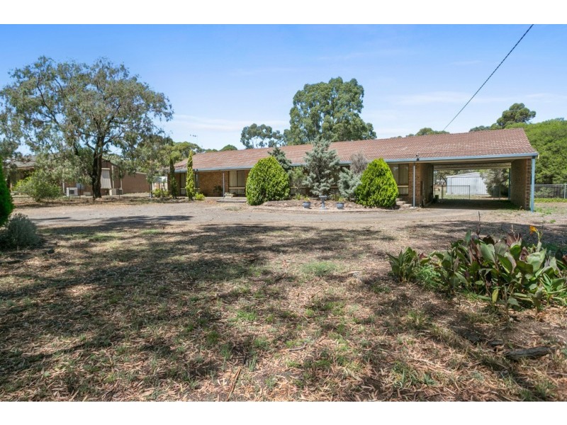 50 Golfcourse Road, Ascot VIC 3551