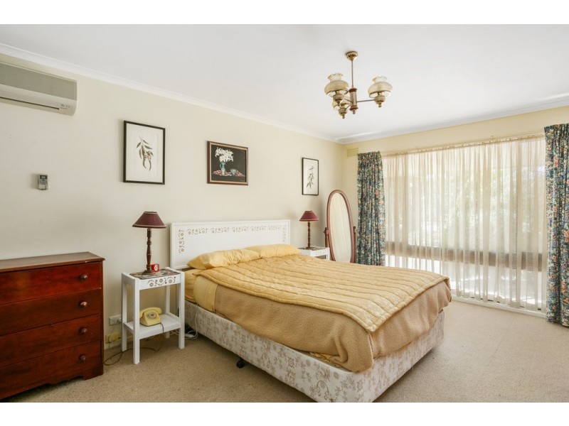 50 Golfcourse Road, Ascot VIC 3551