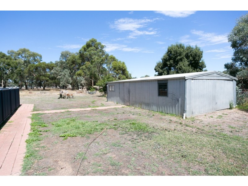 50 Golfcourse Road, Ascot VIC 3551