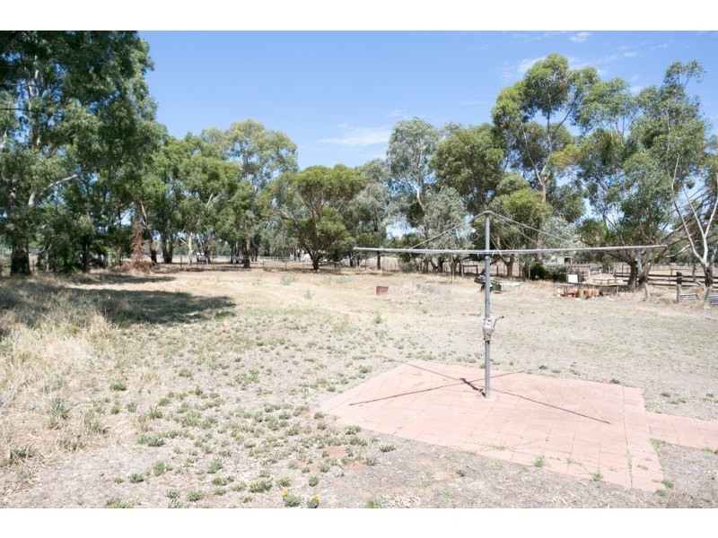 50 Golfcourse Road, Ascot VIC 3551