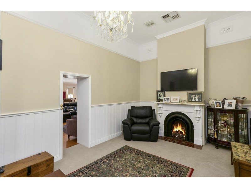 33 Pallett Street, Golden Square VIC 3555