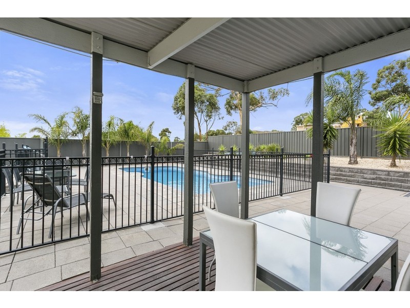 33 Pallett Street, Golden Square VIC 3555