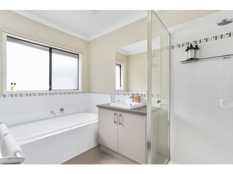7 Crossley Avenue, Epsom VIC 3551
