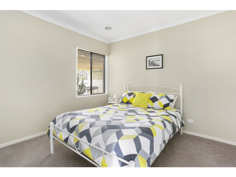 7 Crossley Avenue, Epsom VIC 3551