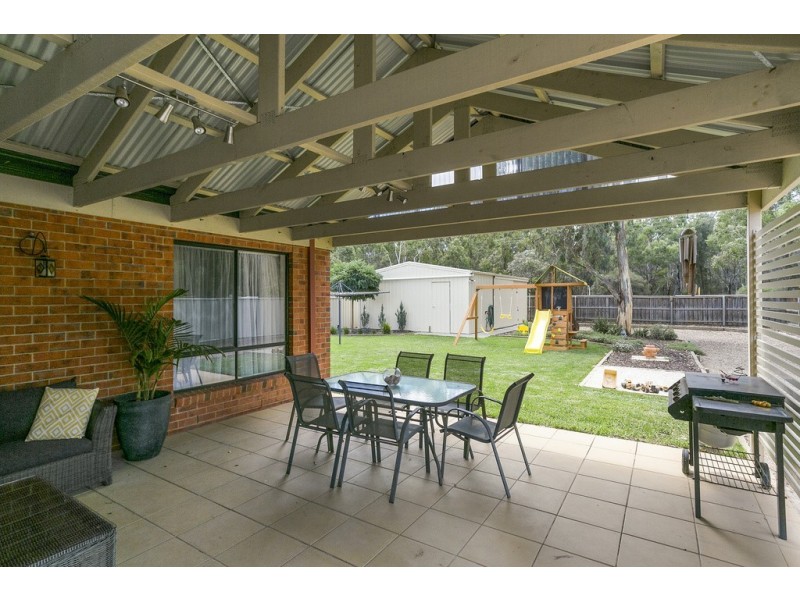 7 Crossley Avenue, Epsom VIC 3551