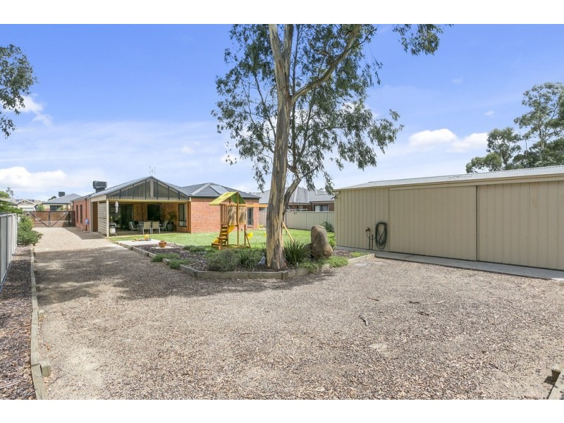 7 Crossley Avenue, Epsom VIC 3551