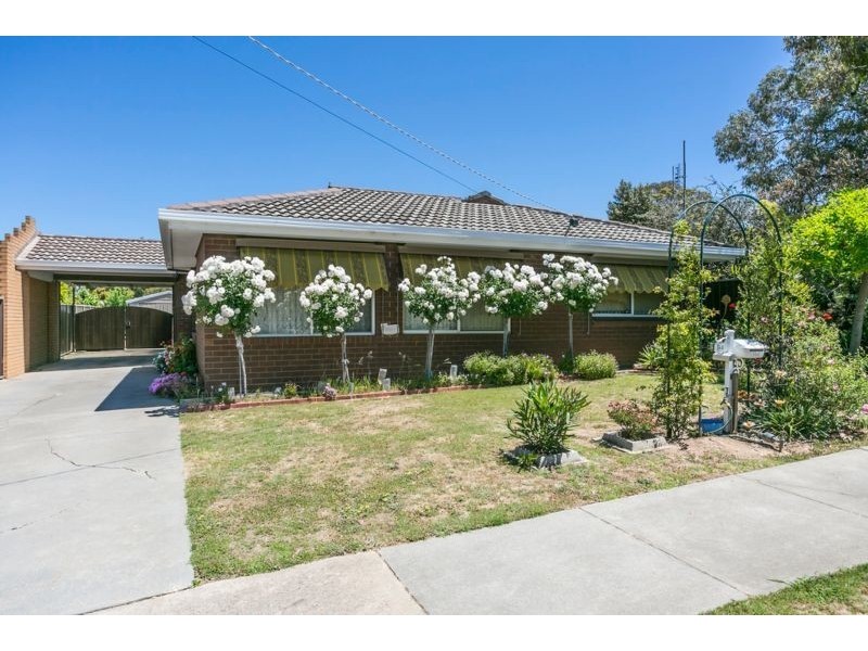 54 Gill Avenue, Eaglehawk VIC 3556