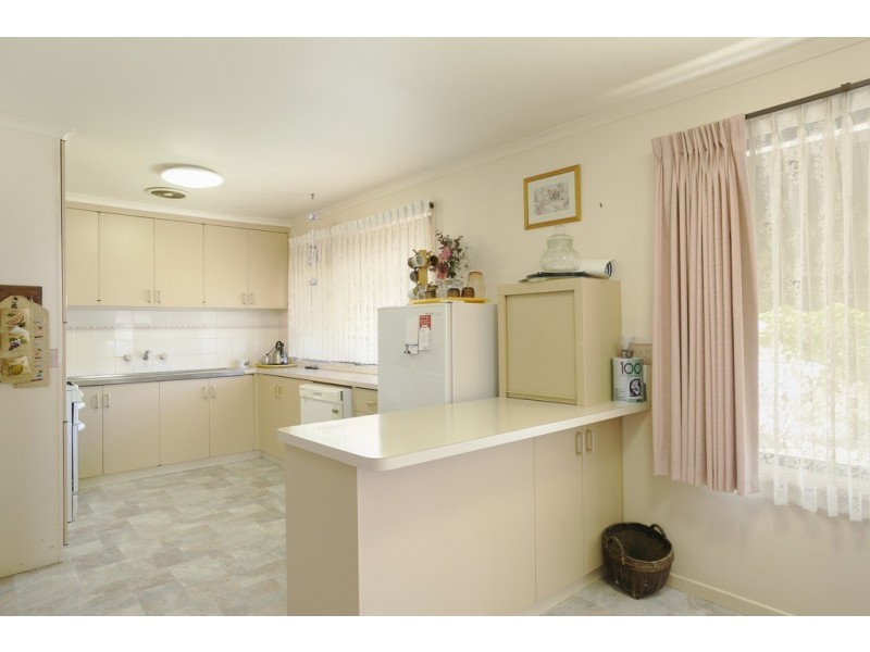 54 Gill Avenue, Eaglehawk VIC 3556