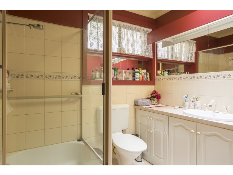 54 Gill Avenue, Eaglehawk VIC 3556