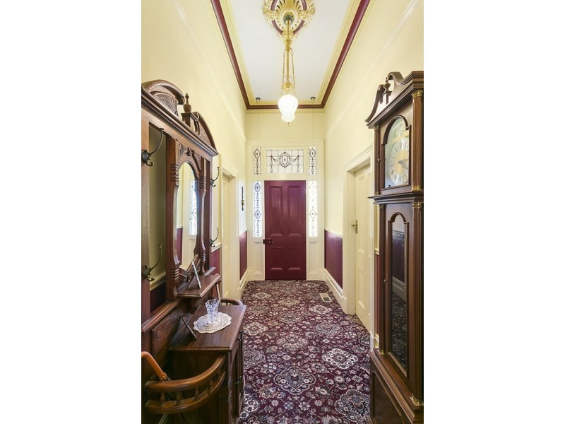 26 Reginald Street, Quarry Hill VIC 3550