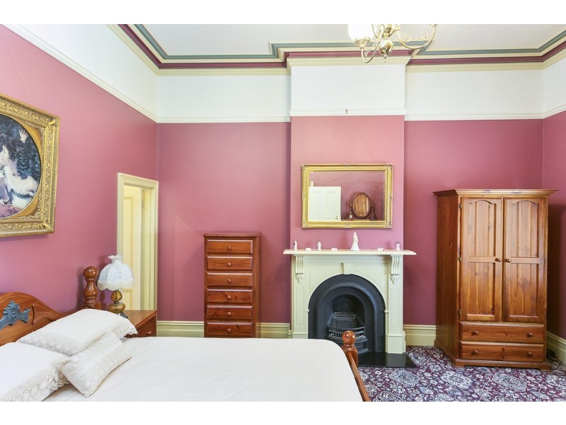 26 Reginald Street, Quarry Hill VIC 3550