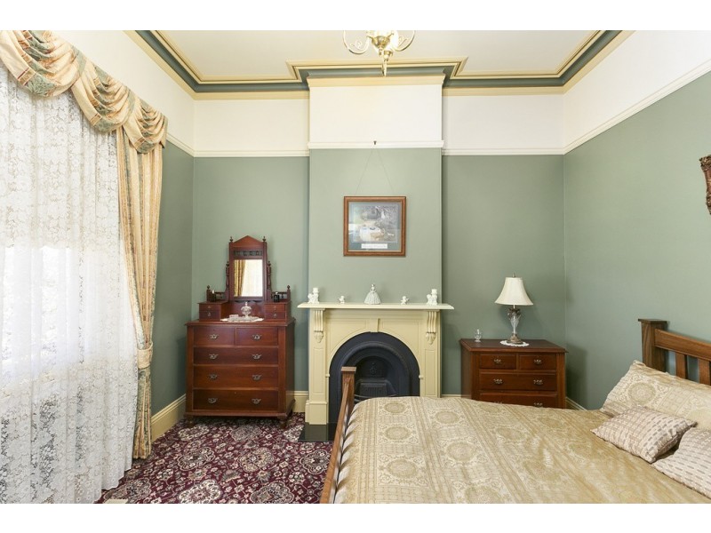 26 Reginald Street, Quarry Hill VIC 3550