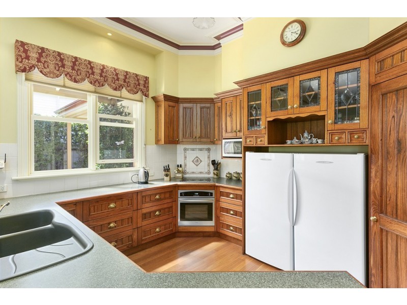 26 Reginald Street, Quarry Hill VIC 3550