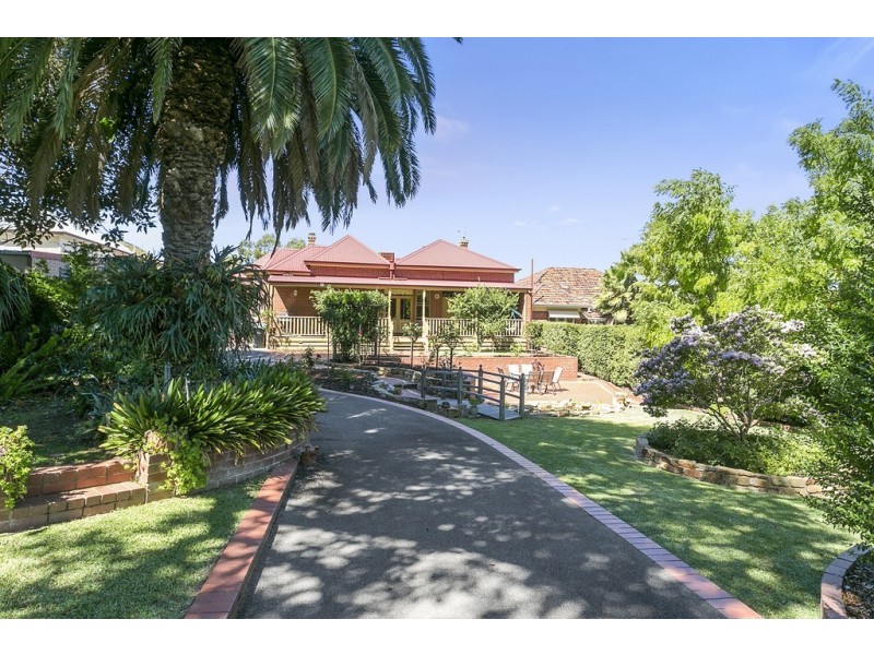 26 Reginald Street, Quarry Hill VIC 3550