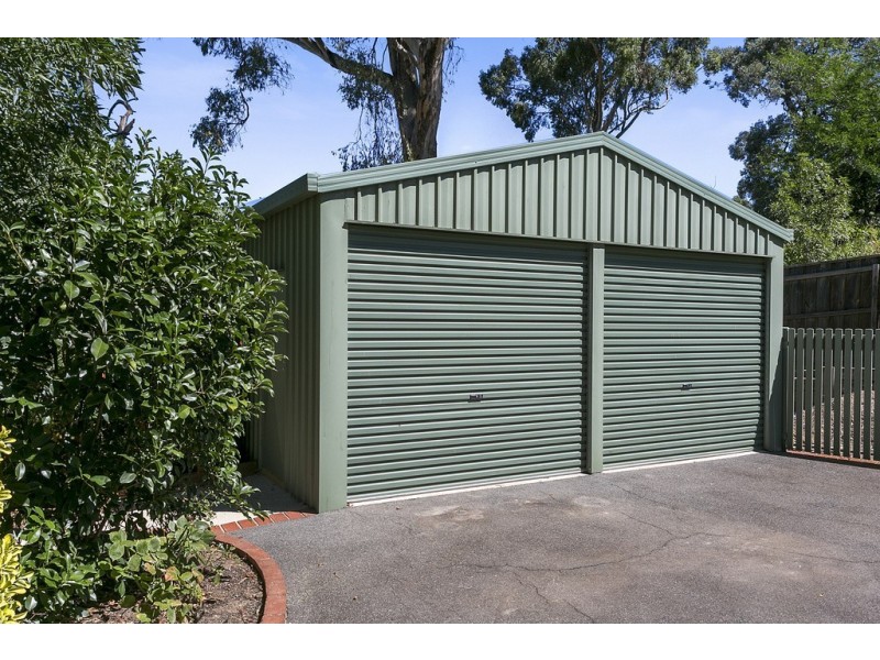 26 Reginald Street, Quarry Hill VIC 3550
