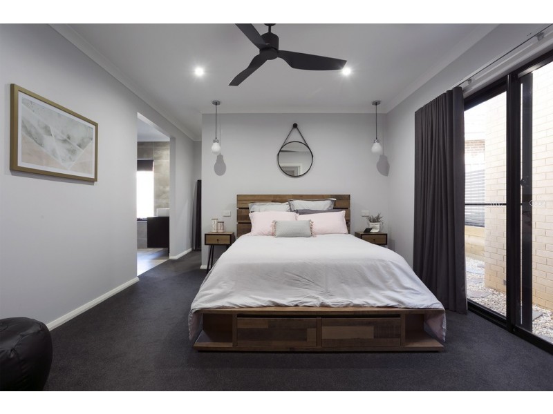 9 Bentley Terrace, Quarry Hill VIC 3550