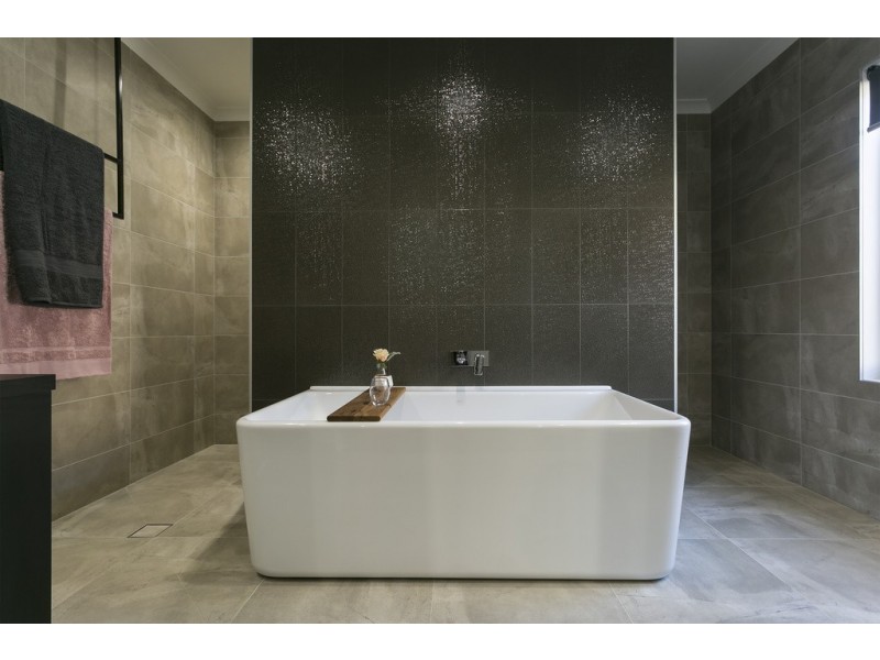 9 Bentley Terrace, Quarry Hill VIC 3550