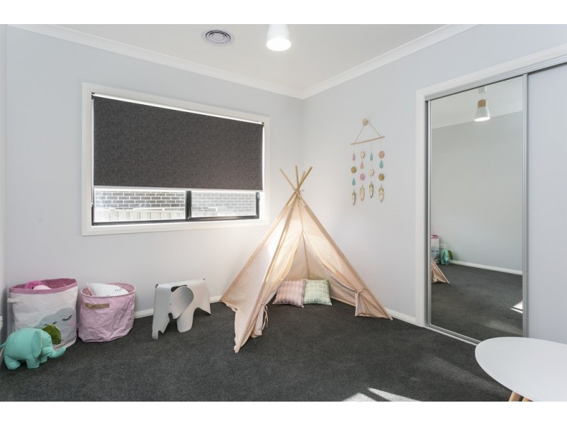 9 Bentley Terrace, Quarry Hill VIC 3550