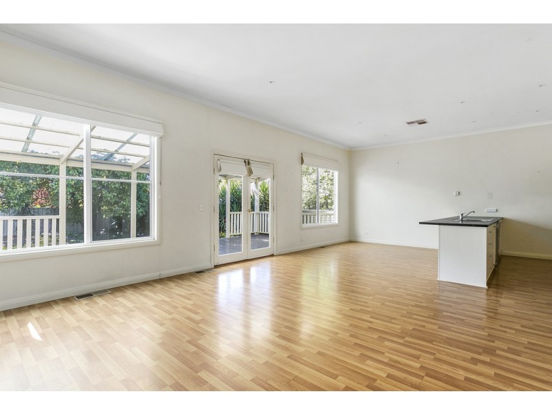 43 Reginald Street, Quarry Hill VIC 3550