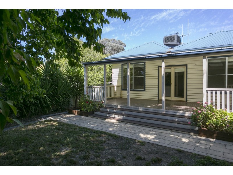 43 Reginald Street, Quarry Hill VIC 3550