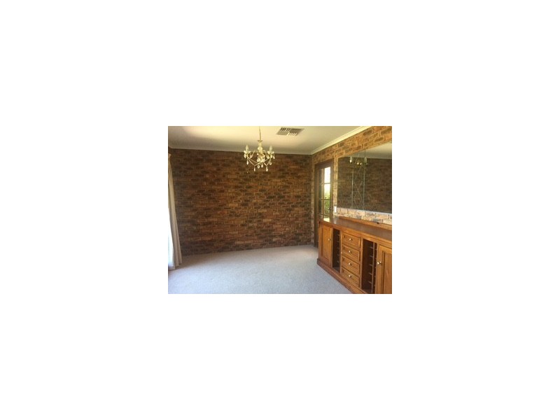 6 Edmund Street, Kangaroo Flat VIC 3555