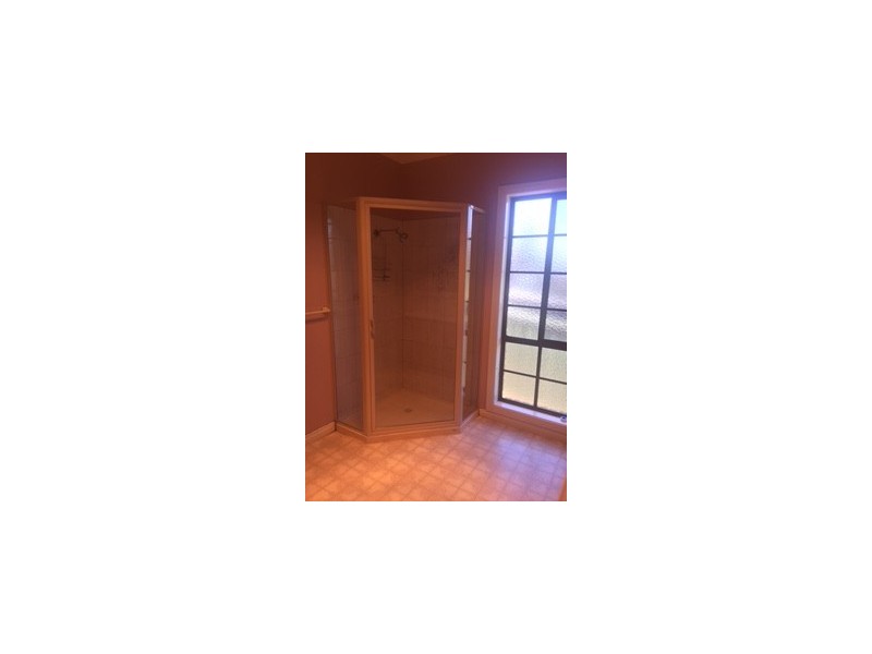 6 Edmund Street, Kangaroo Flat VIC 3555