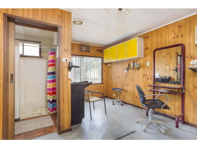 60 Golf Course Road, Ascot VIC 3551