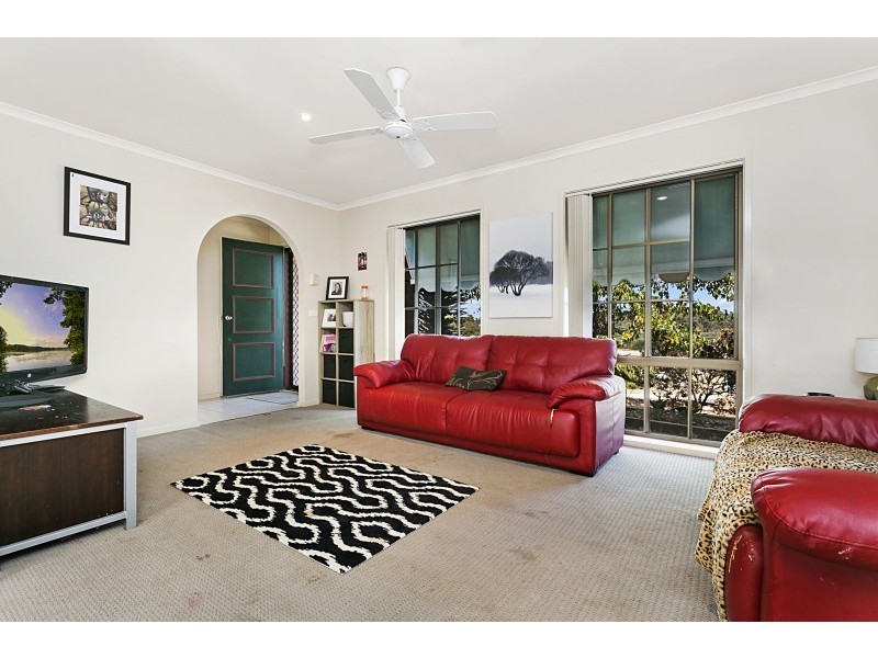 76 Browning Street, Kangaroo Flat VIC 3555