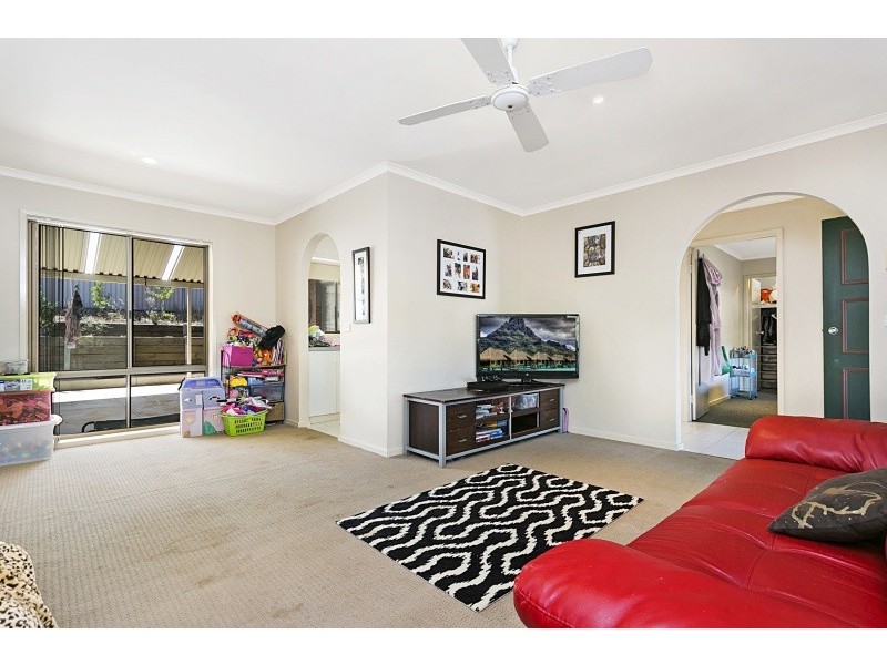 76 Browning Street, Kangaroo Flat VIC 3555