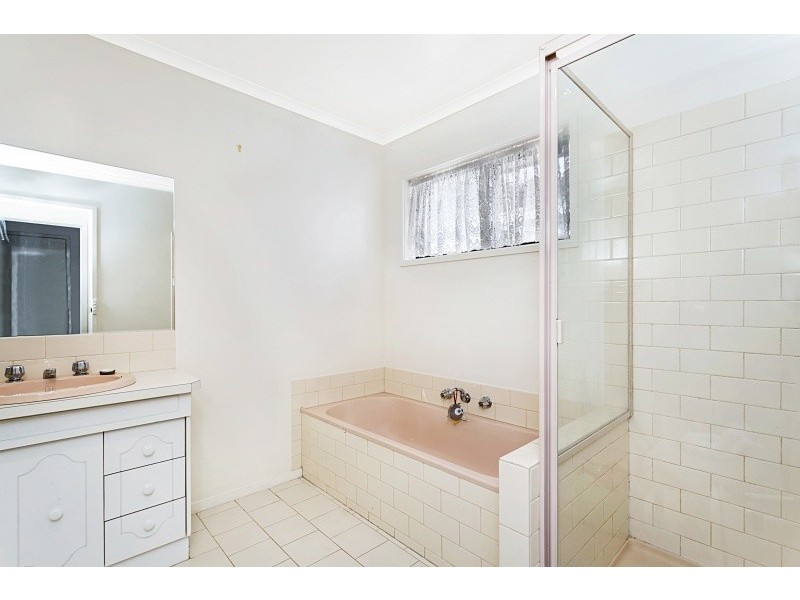 76 Browning Street, Kangaroo Flat VIC 3555