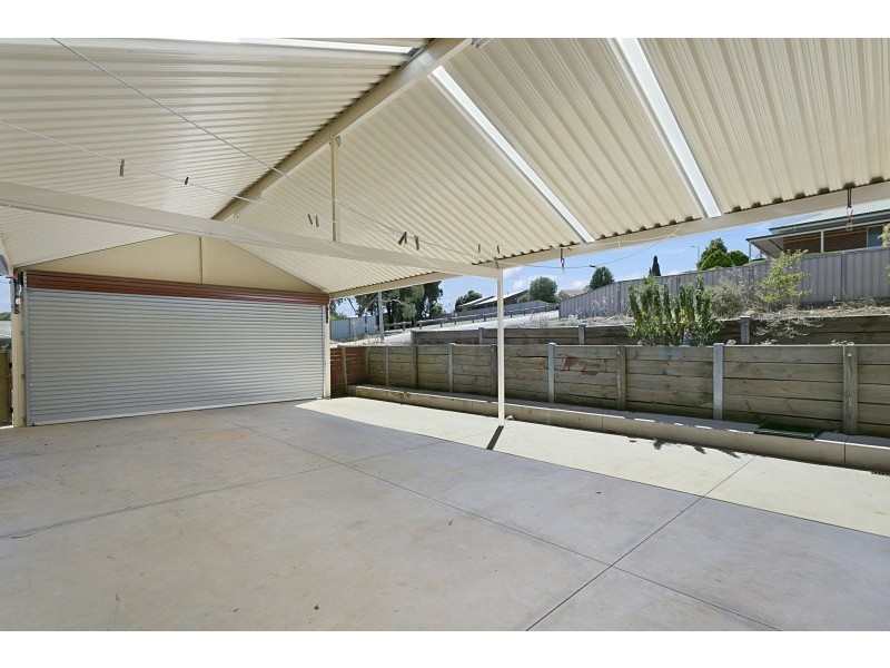 76 Browning Street, Kangaroo Flat VIC 3555