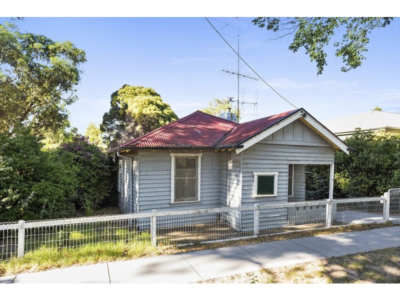 16 McIvor Road, Bendigo VIC 3550