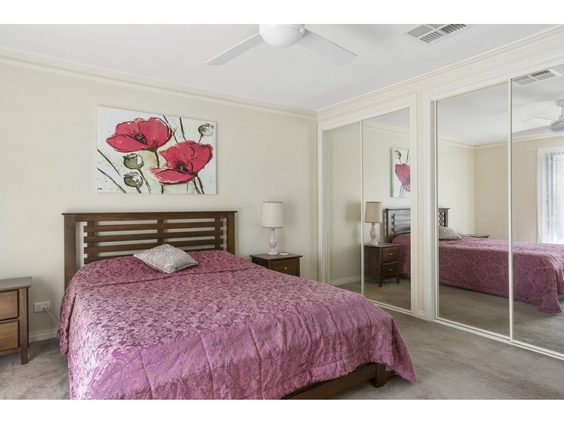 50 Carolyn Way, Maiden Gully VIC 3551