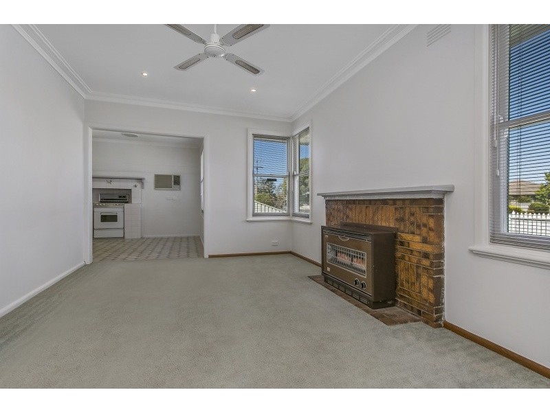 24 Wesley Street, Kangaroo Flat VIC 3555