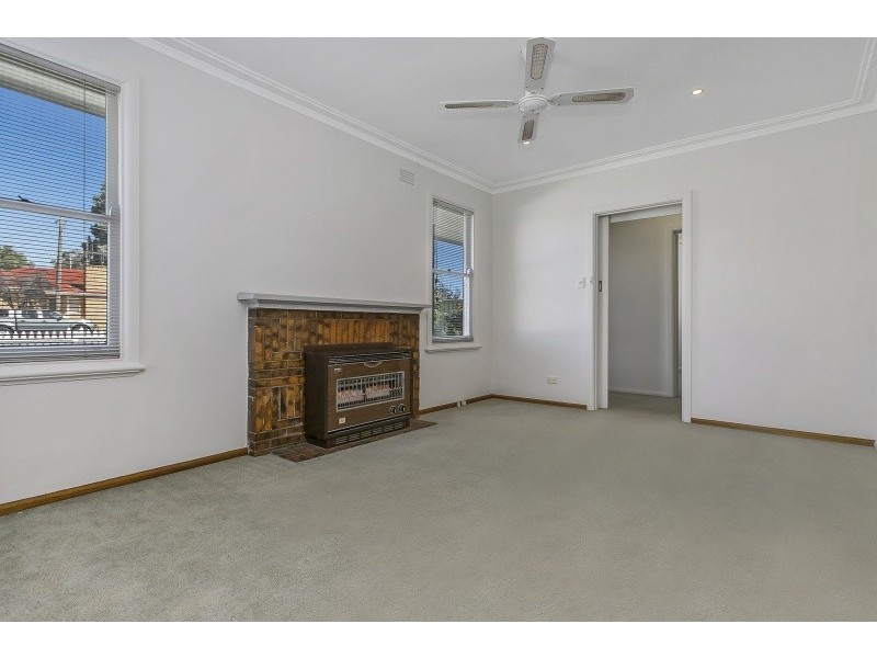 24 Wesley Street, Kangaroo Flat VIC 3555