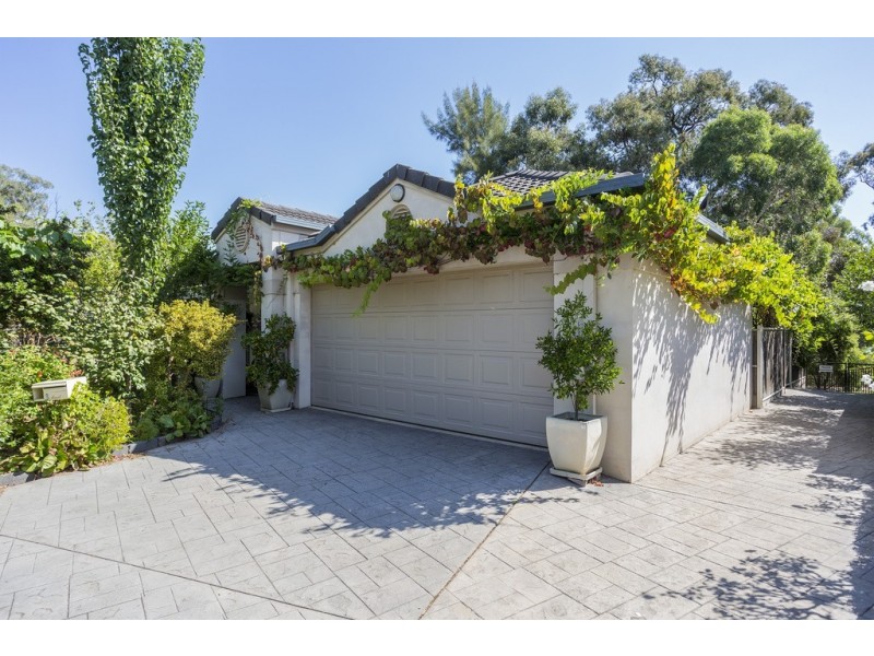 3 Birch Grove, Strathdale VIC 3550