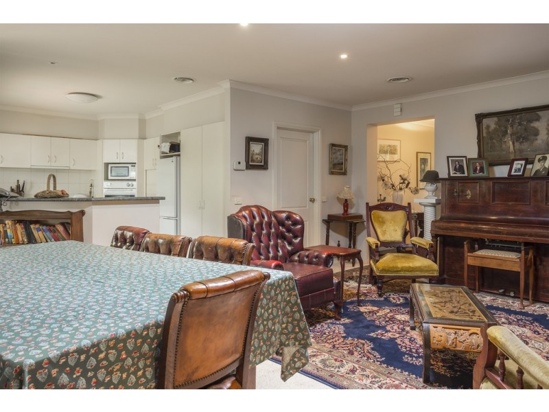 3 Birch Grove, Strathdale VIC 3550